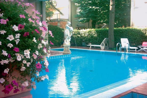 Residenza Villa Lidia Riccione Exterior photo